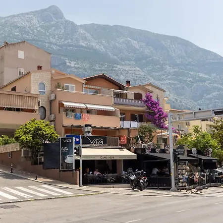 For 5 * Makarska