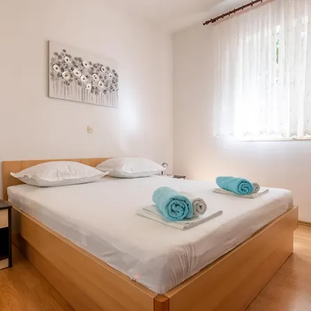 Apartment For 5