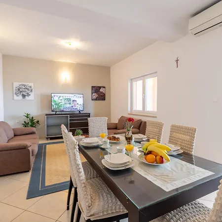 Apartment For 5