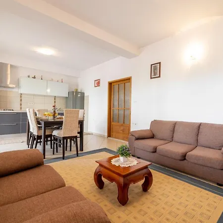 For 5 Appartement *