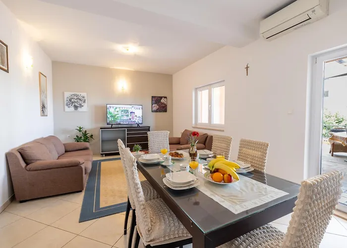Apartment For 5